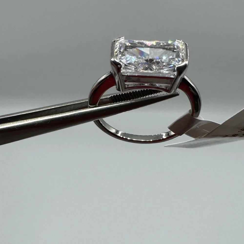 18k 3ct Radiant Cut Ring - Picture 8 of 15